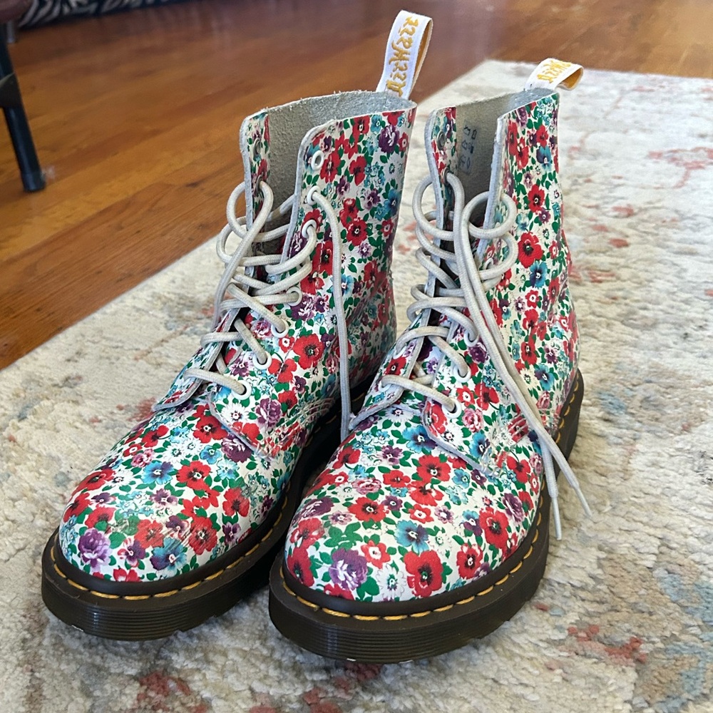 Dr Martens Airwair 1460 Pascal Poppy Leather